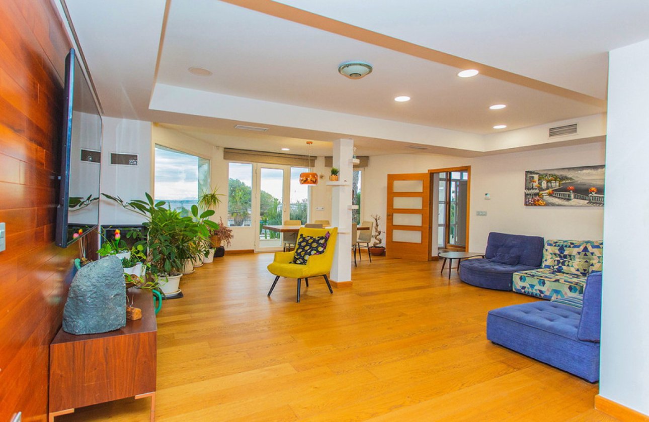 Resale - Villa -
Orihuela - Los Balcones