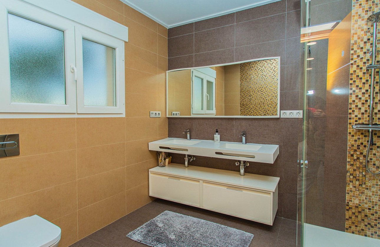 Resale - Villa -
Orihuela - Los Balcones