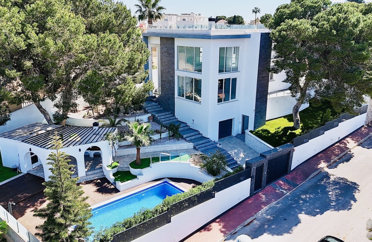 Resale - Villa -
Orihuela - Los Balcones