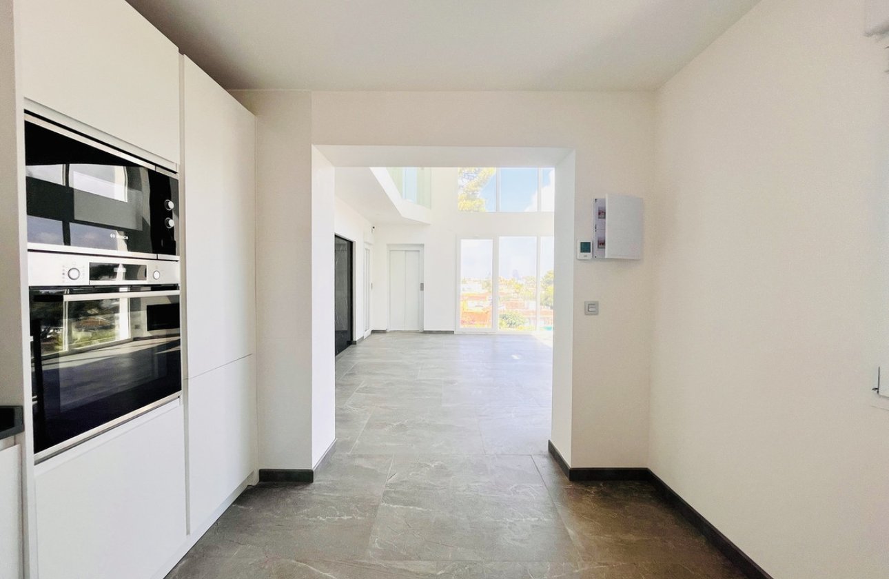 Resale - Villa -
Orihuela - Los Balcones