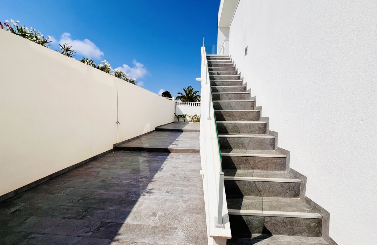 Resale - Villa -
Orihuela - Los Balcones