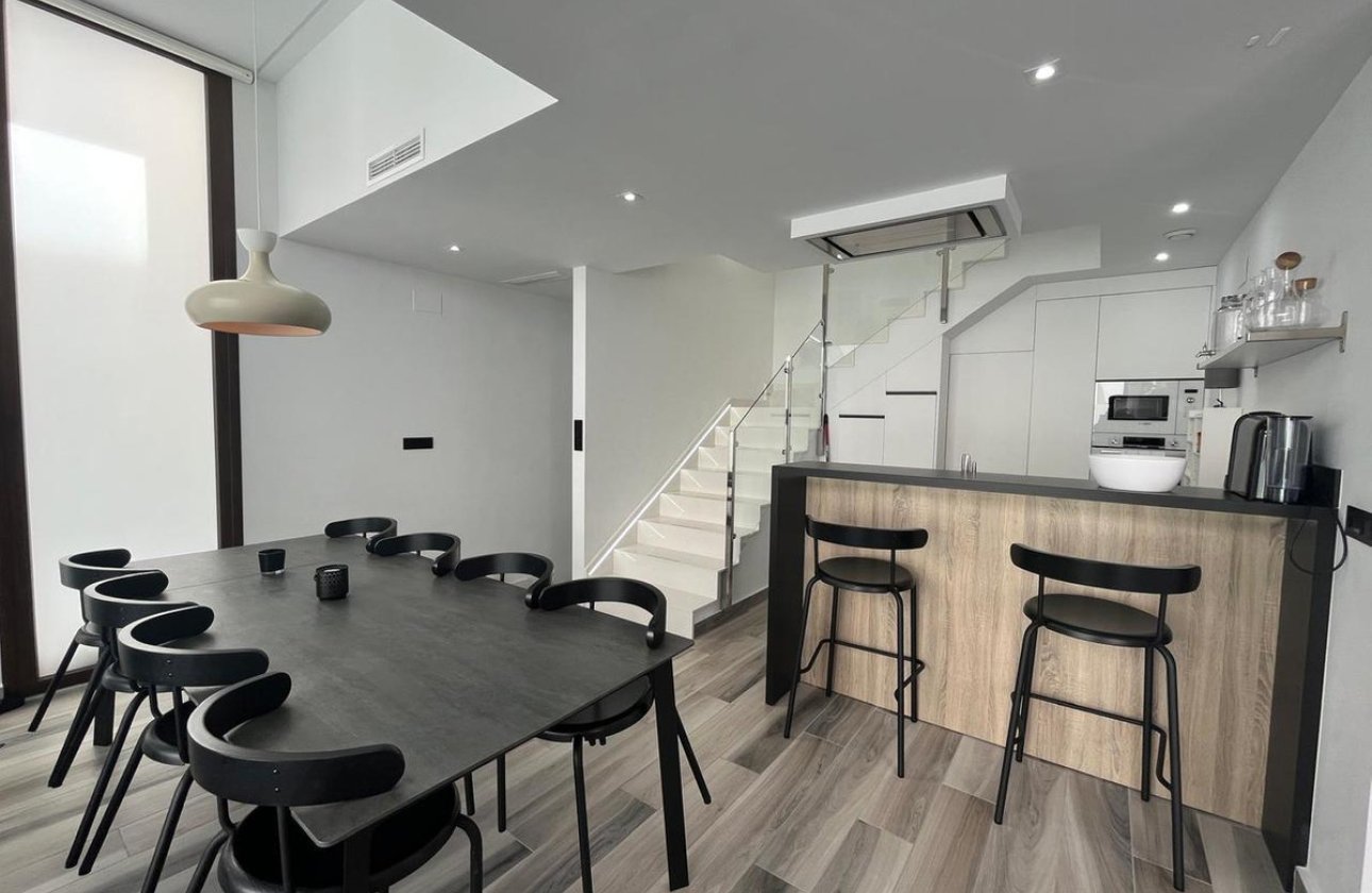 Resale - Villa -
Orihuela - Los Balcones