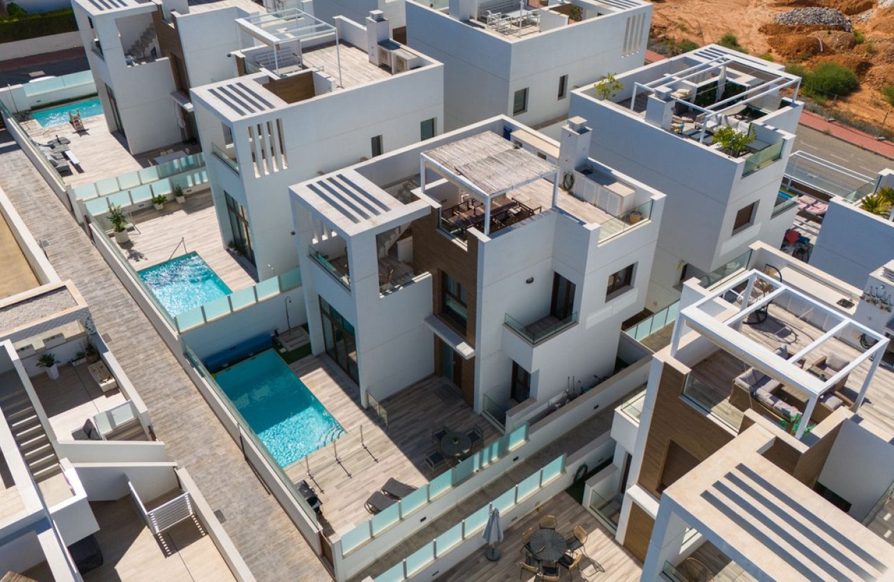 Resale - Villa -
Orihuela - Los Balcones