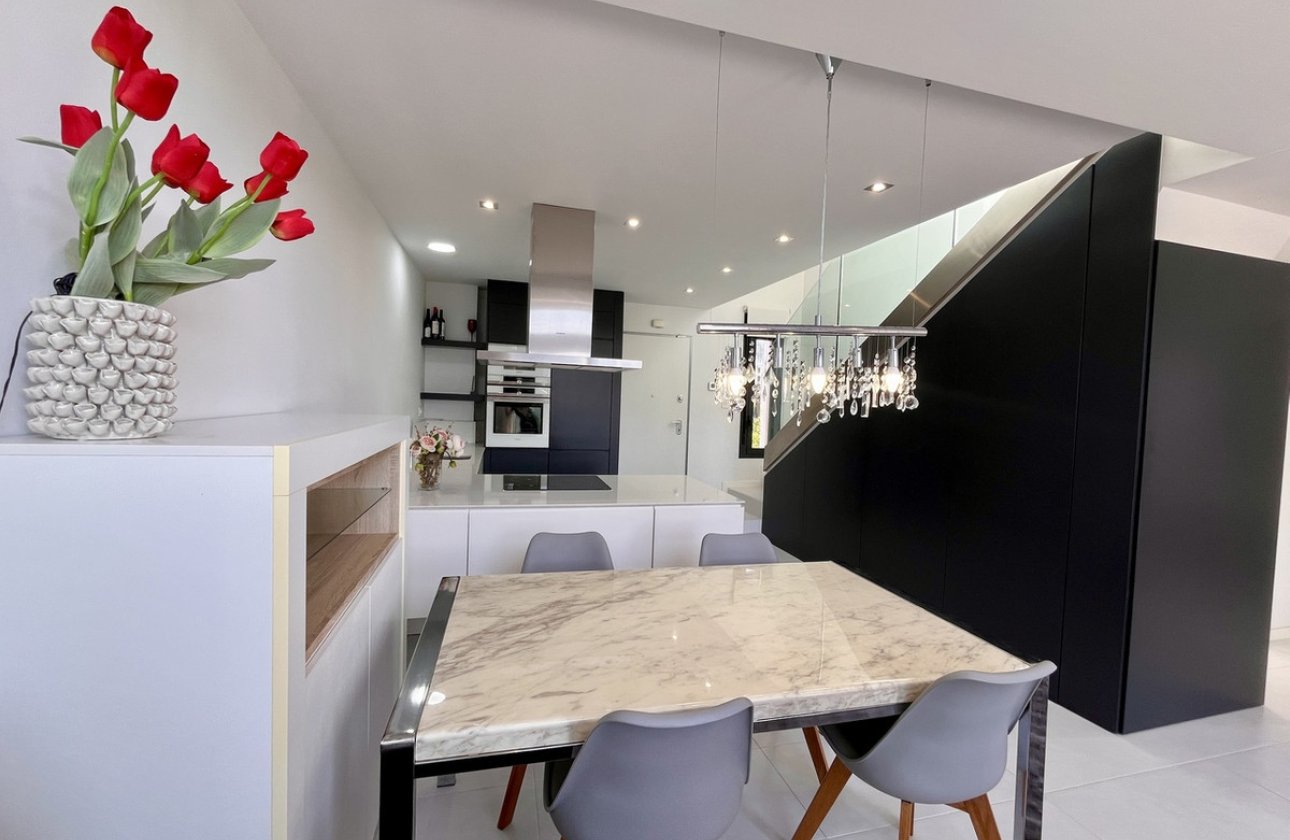 Resale - Villa -
Orihuela - Los Dolses