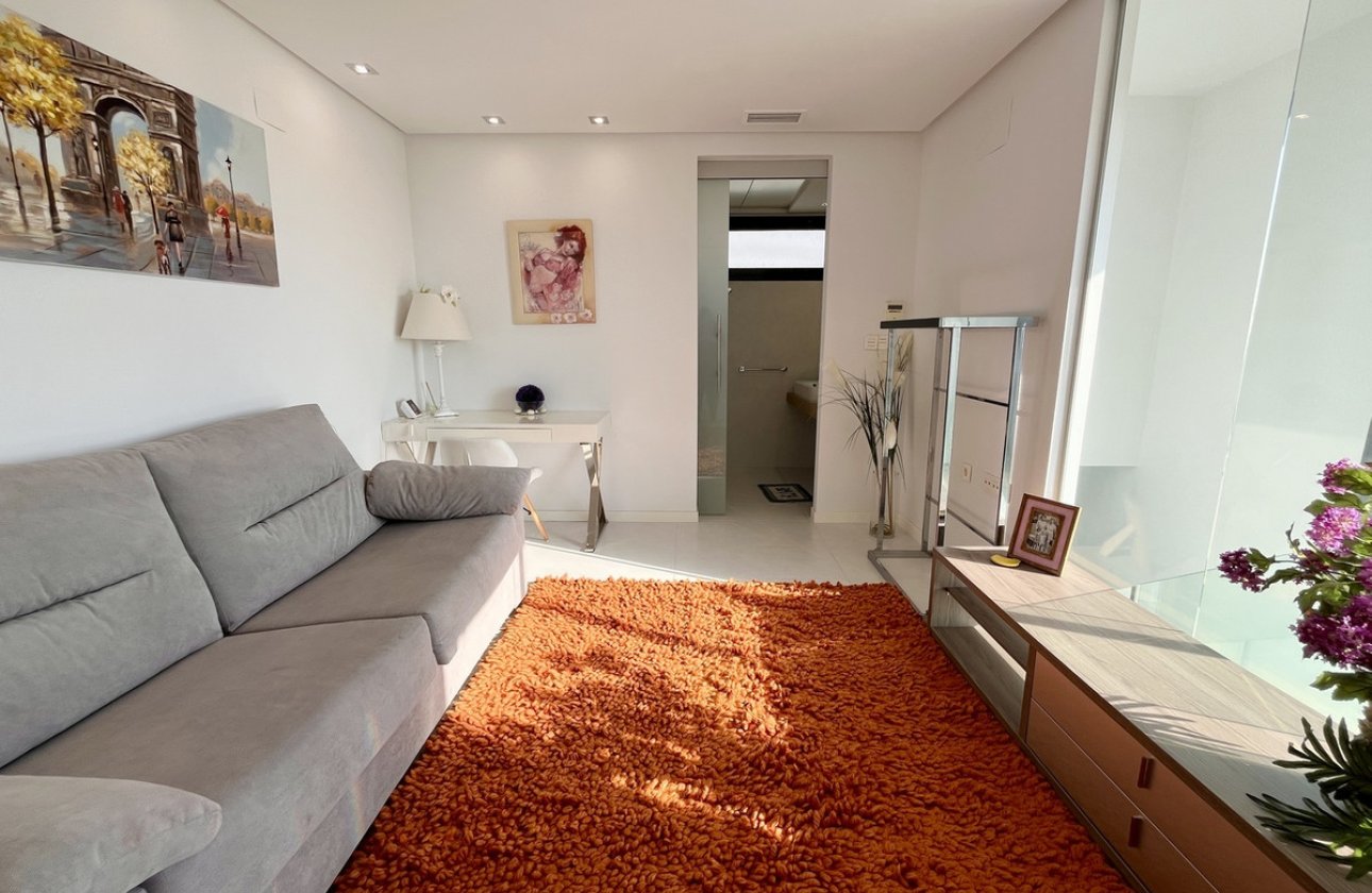 Resale - Villa -
Orihuela - Los Dolses