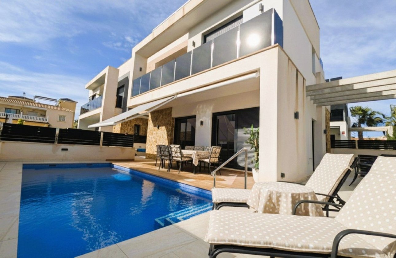 Resale - Villa -
Orihuela - Los Dolses