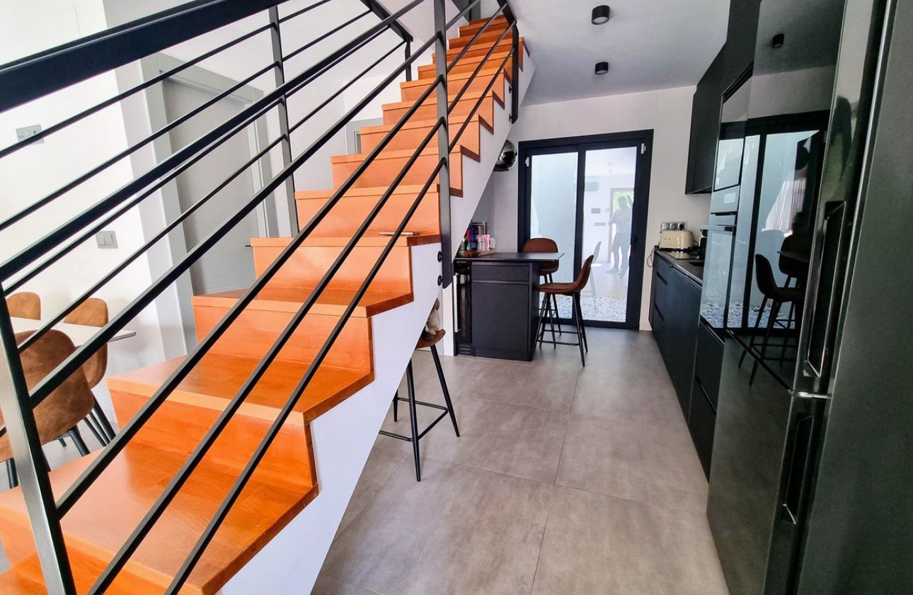 Resale - Villa -
Orihuela - Mil Palmeras