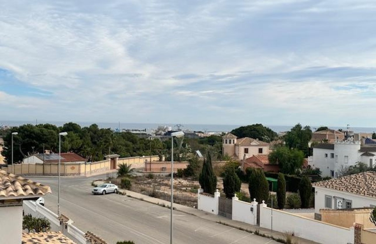 Resale - Villa -
Orihuela - Orihuela Costa