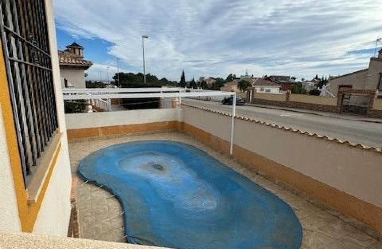 Resale - Villa -
Orihuela - Orihuela Costa