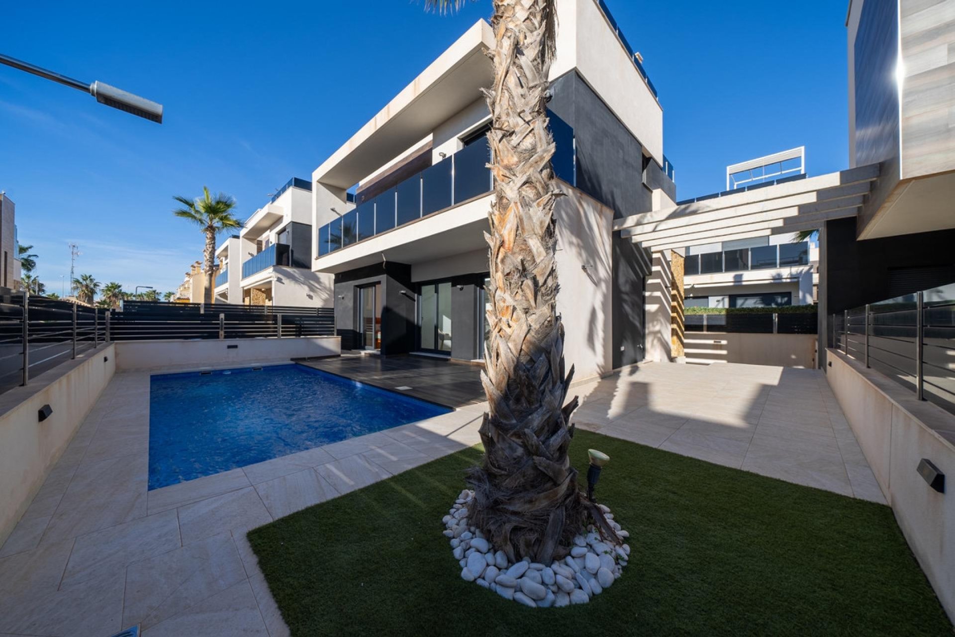 Resale - Villa -
Orihuela - Orihuela Costa