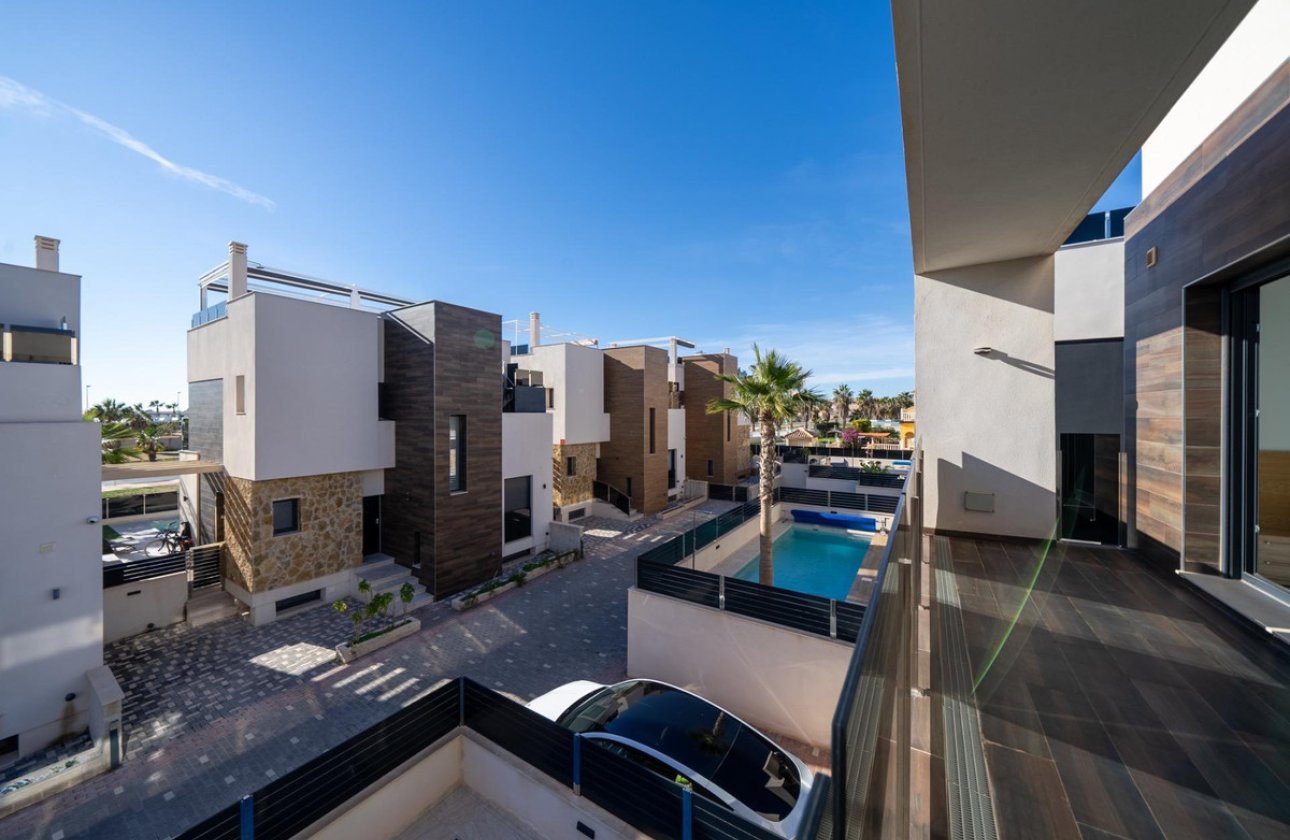 Resale - Villa -
Orihuela - Orihuela Costa