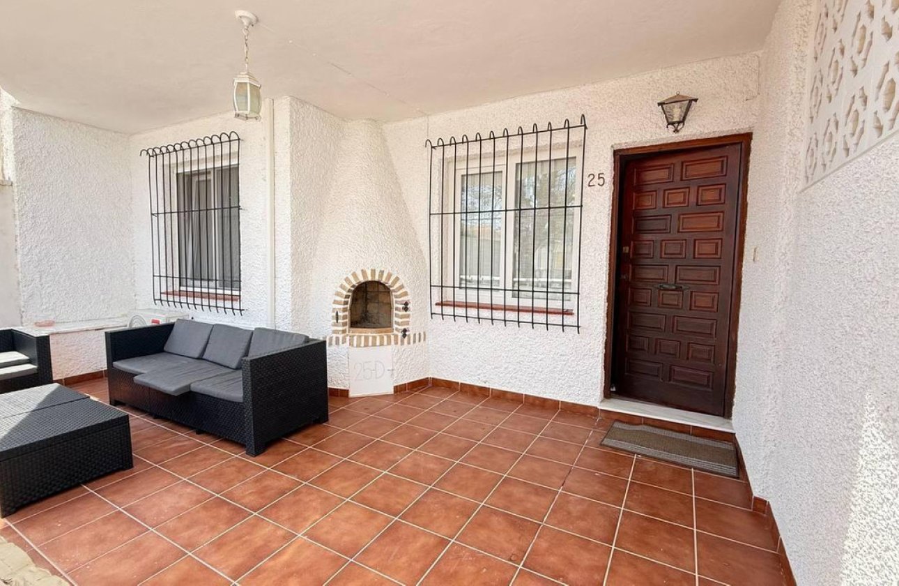 Resale - Villa -
Orihuela - Orihuela Costa
