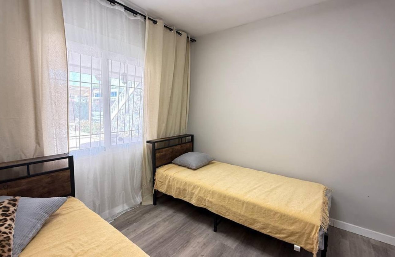 Resale - Villa -
Orihuela - Orihuela Costa