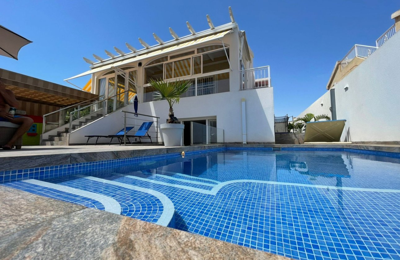Resale - Villa -
Orihuela - Orihuela Costa