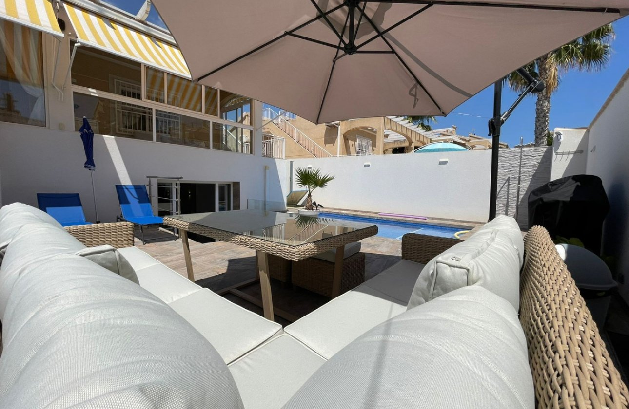 Resale - Villa -
Orihuela - Orihuela Costa