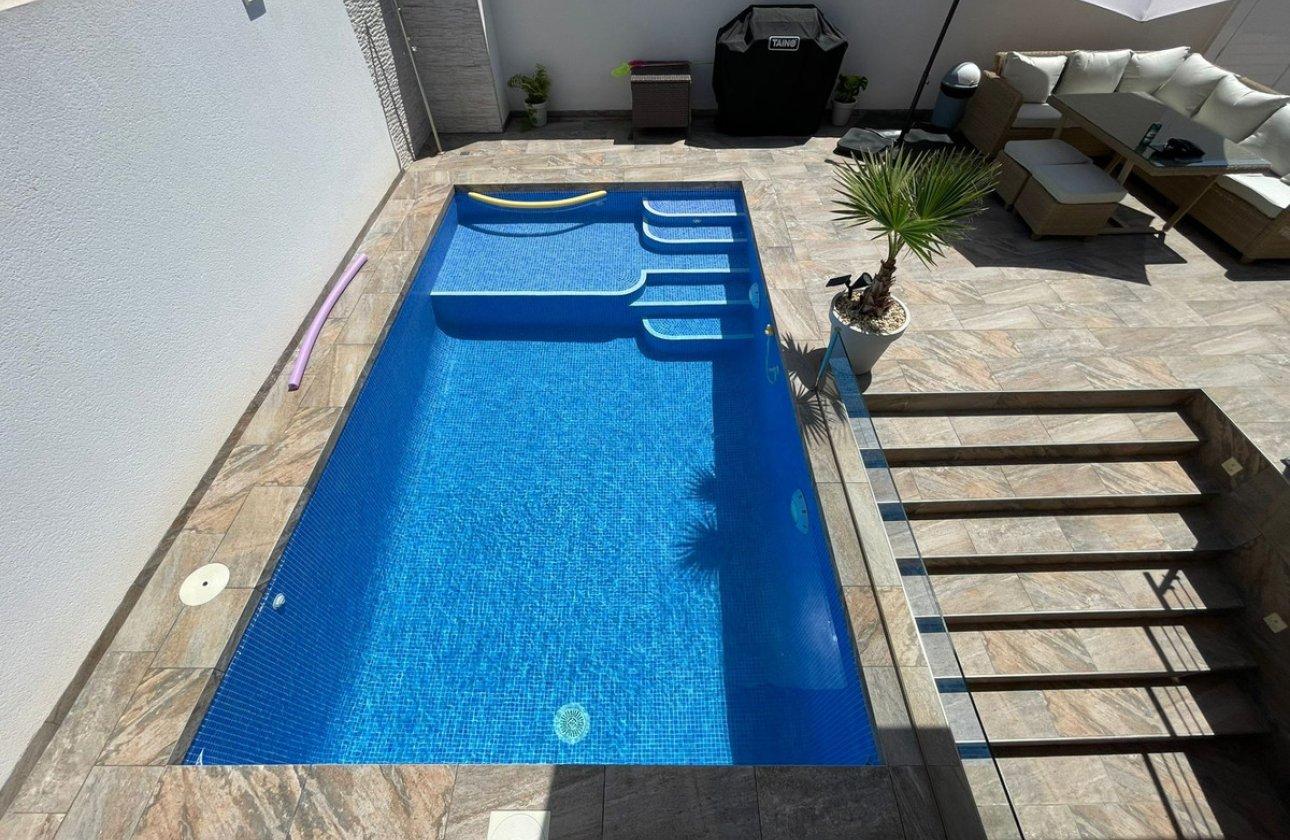 Resale - Villa -
Orihuela - Orihuela Costa