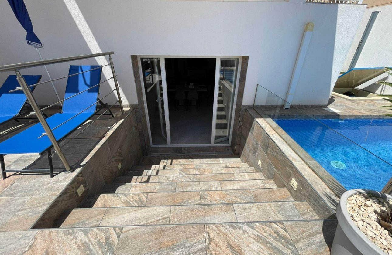 Resale - Villa -
Orihuela - Orihuela Costa