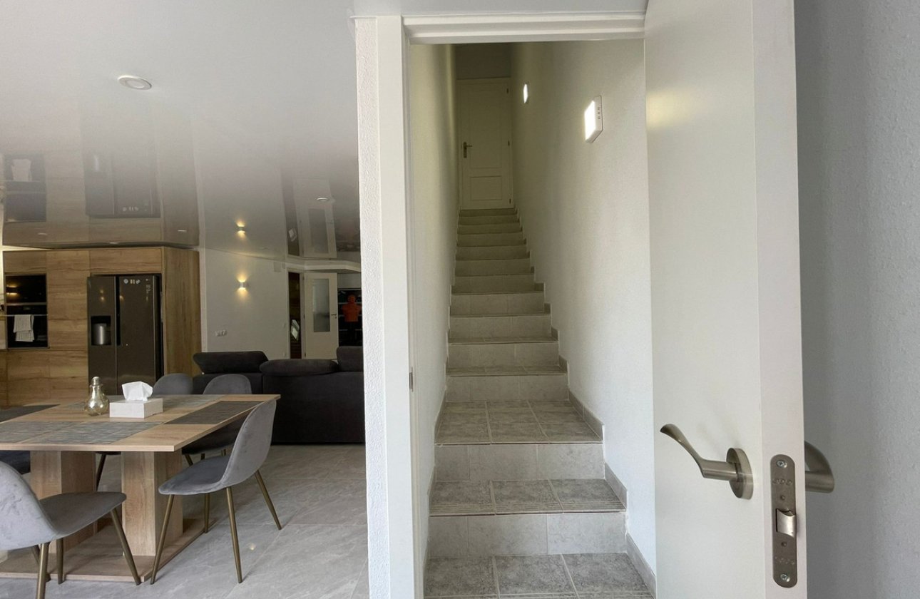 Resale - Villa -
Orihuela - Orihuela Costa