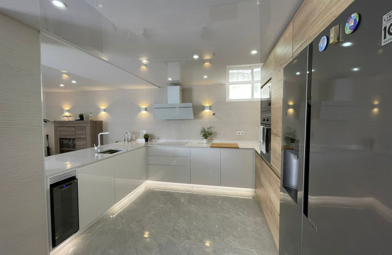 Resale - Villa -
Orihuela - Orihuela Costa