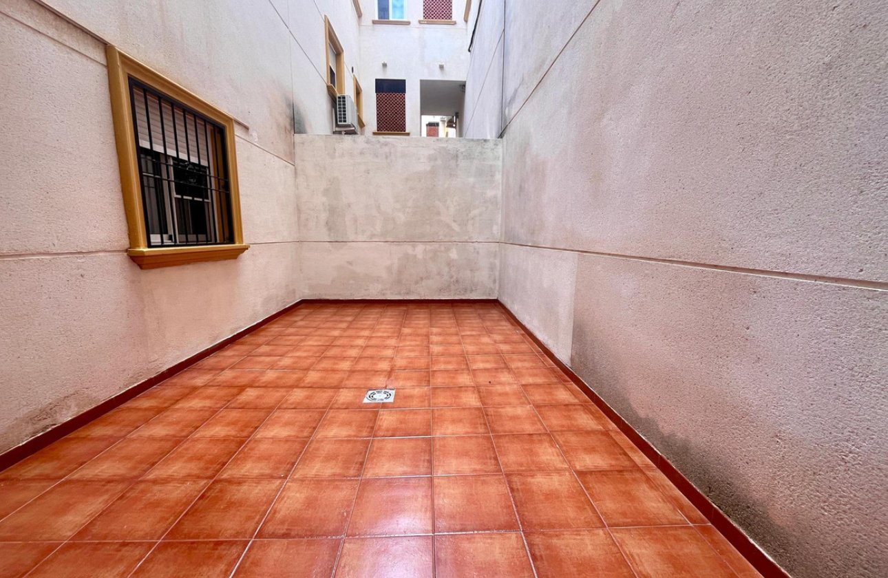 Resale - Villa -
Orihuela - Orihuela Costa