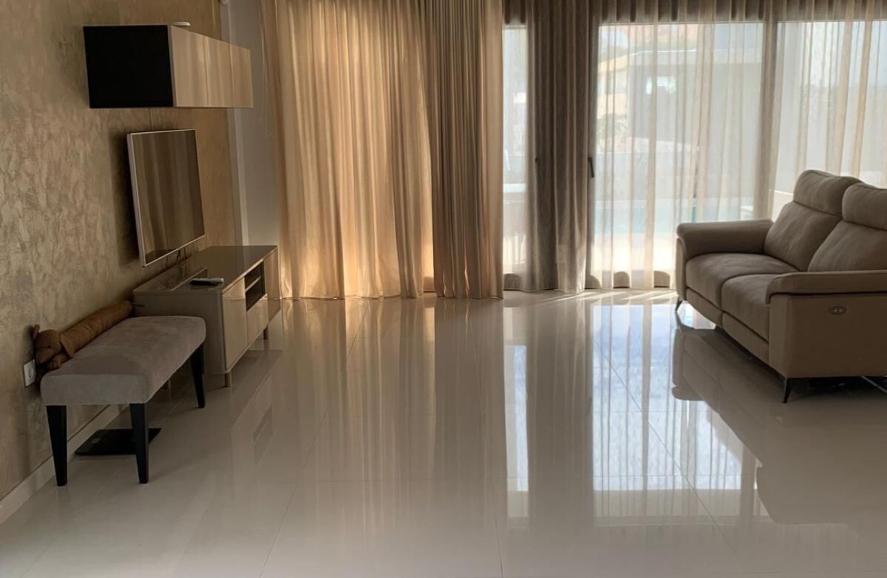 Resale - Villa -
Orihuela - Orihuela Costa