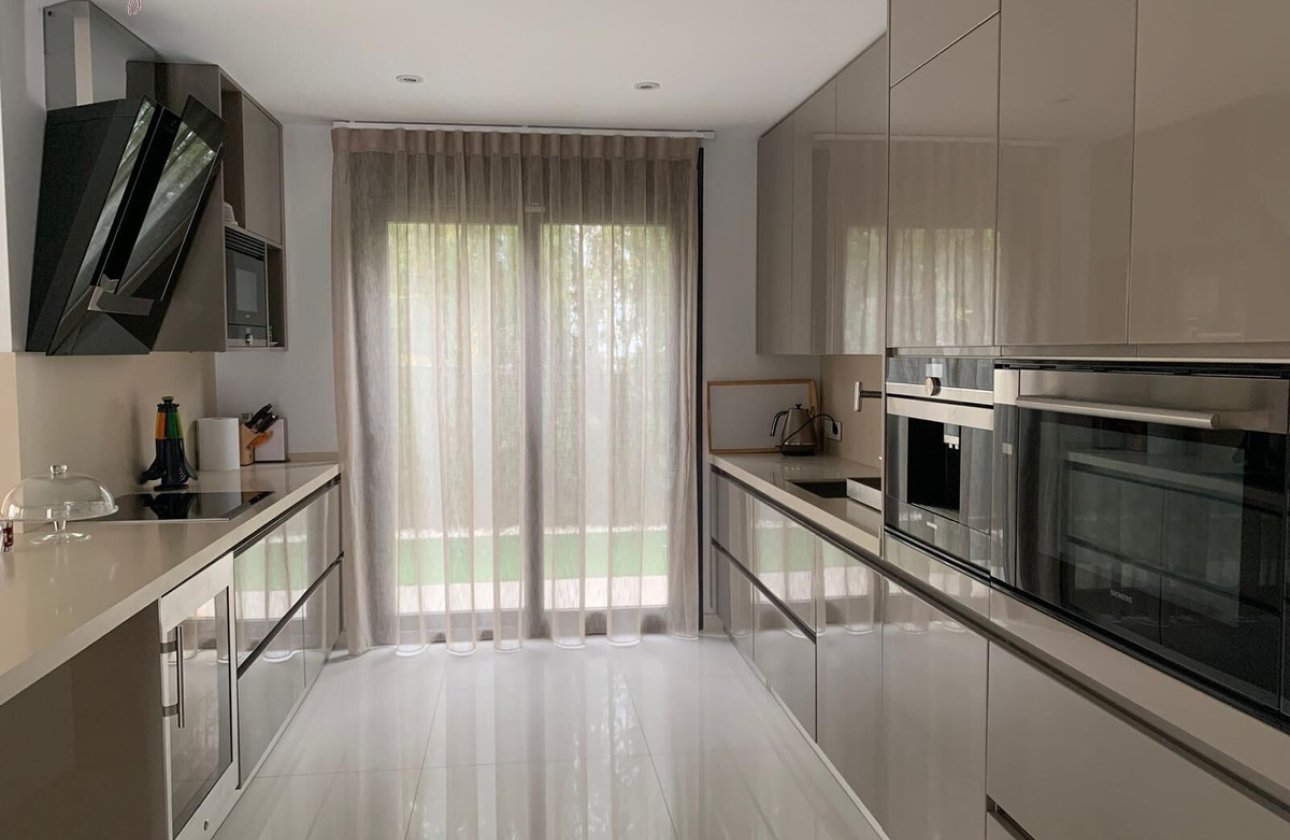 Resale - Villa -
Orihuela - Orihuela Costa