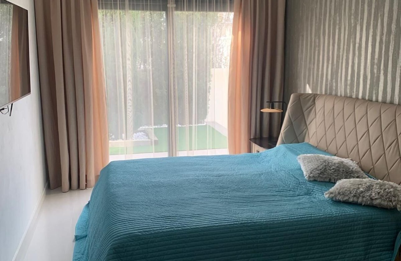 Resale - Villa -
Orihuela - Orihuela Costa