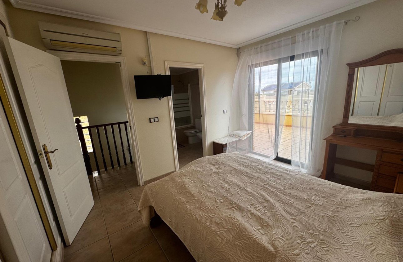 Resale - Villa -
Orihuela - Orihuela Costa