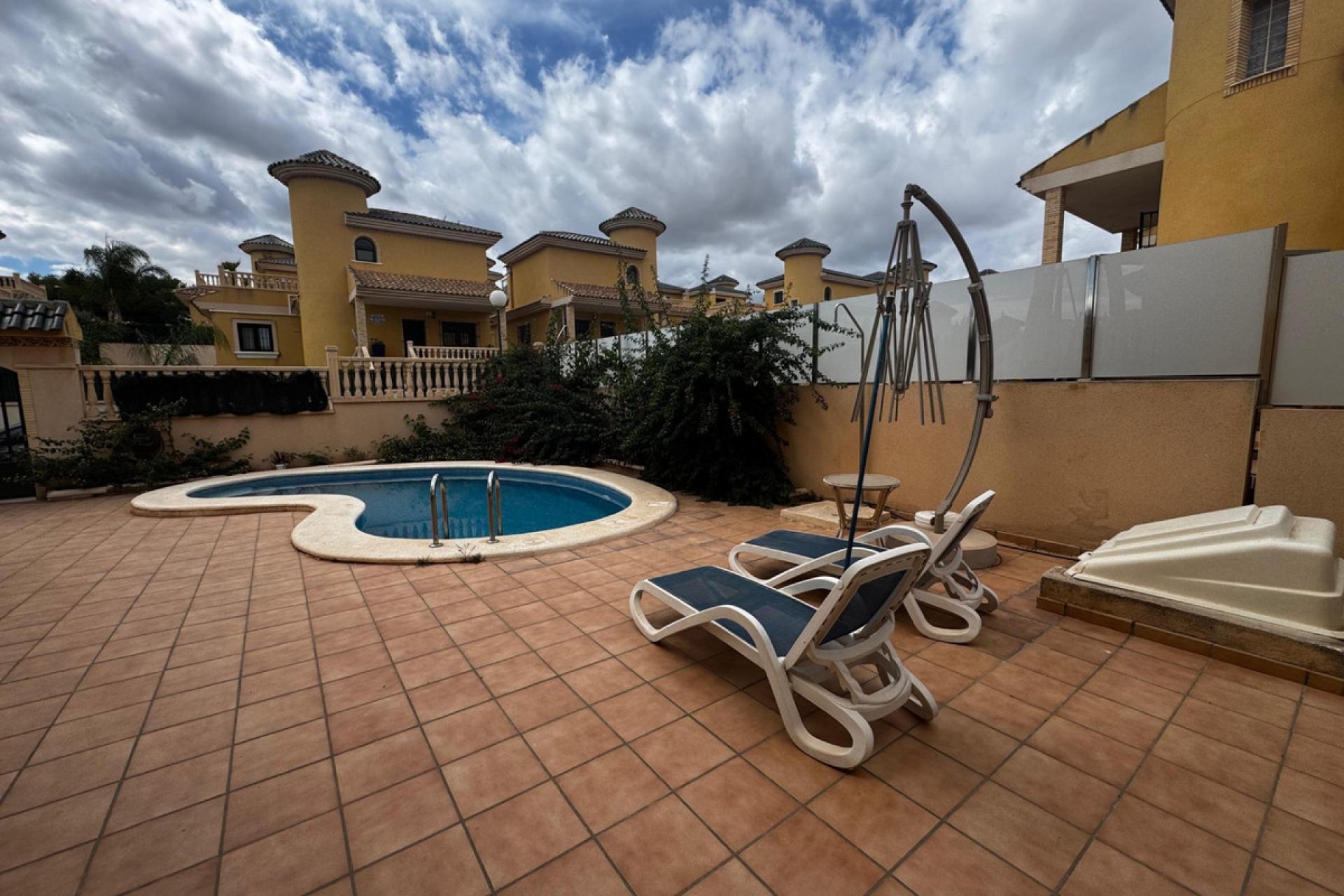 Resale - Villa -
Orihuela - Orihuela Costa