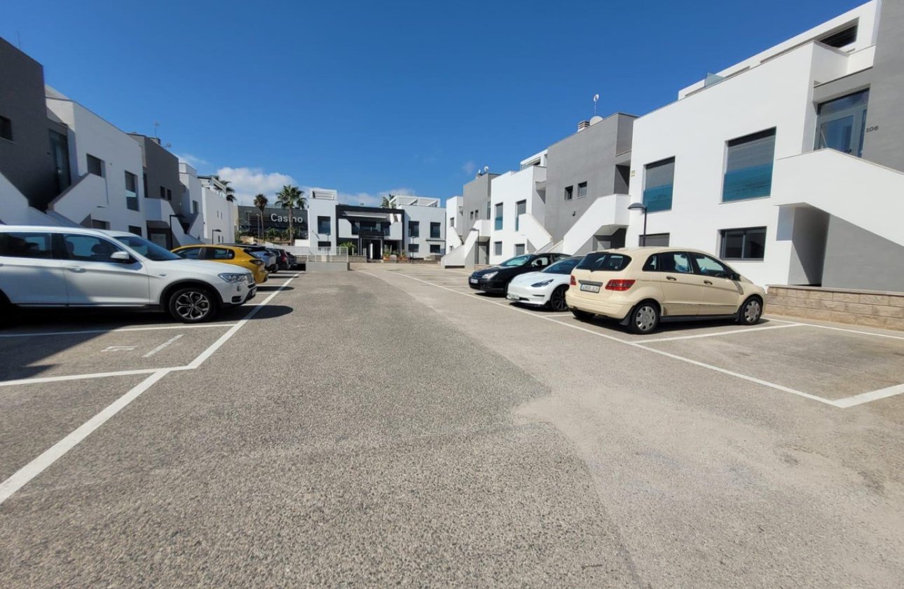 Resale - Villa -
Orihuela - Orihuela Costa