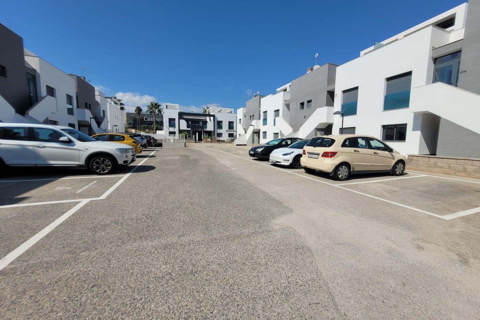 Resale - Villa -
Orihuela - Orihuela Costa