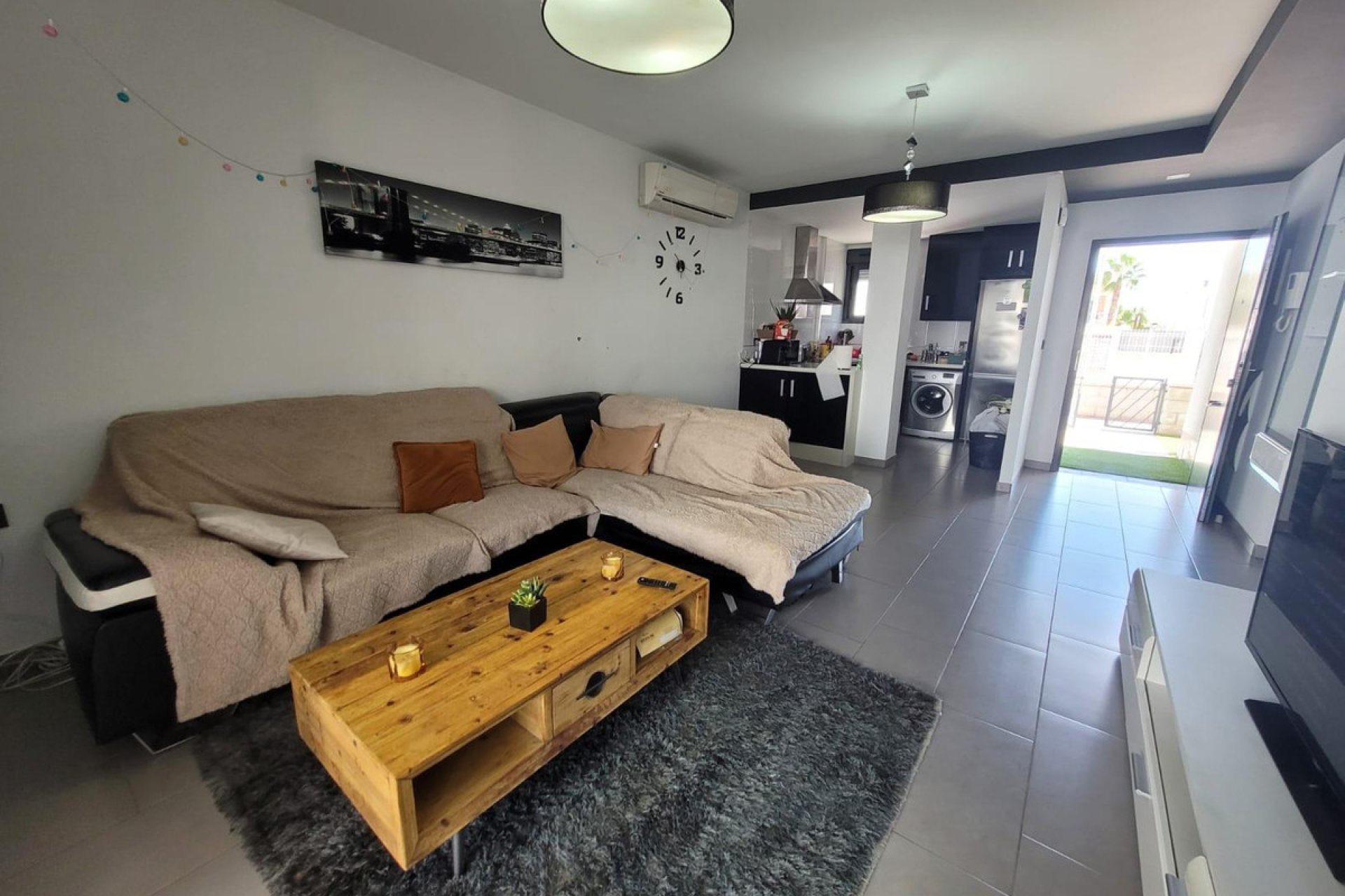 Resale - Villa -
Orihuela - Orihuela Costa