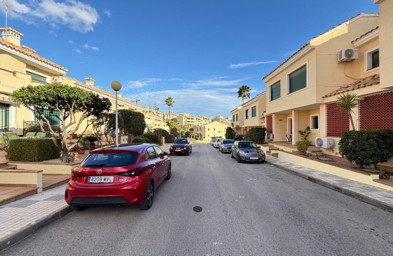 Resale - Villa -
Orihuela - Orihuela Costa