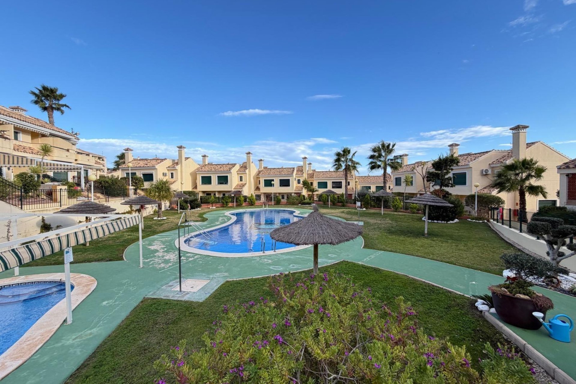Resale - Villa -
Orihuela - Orihuela Costa
