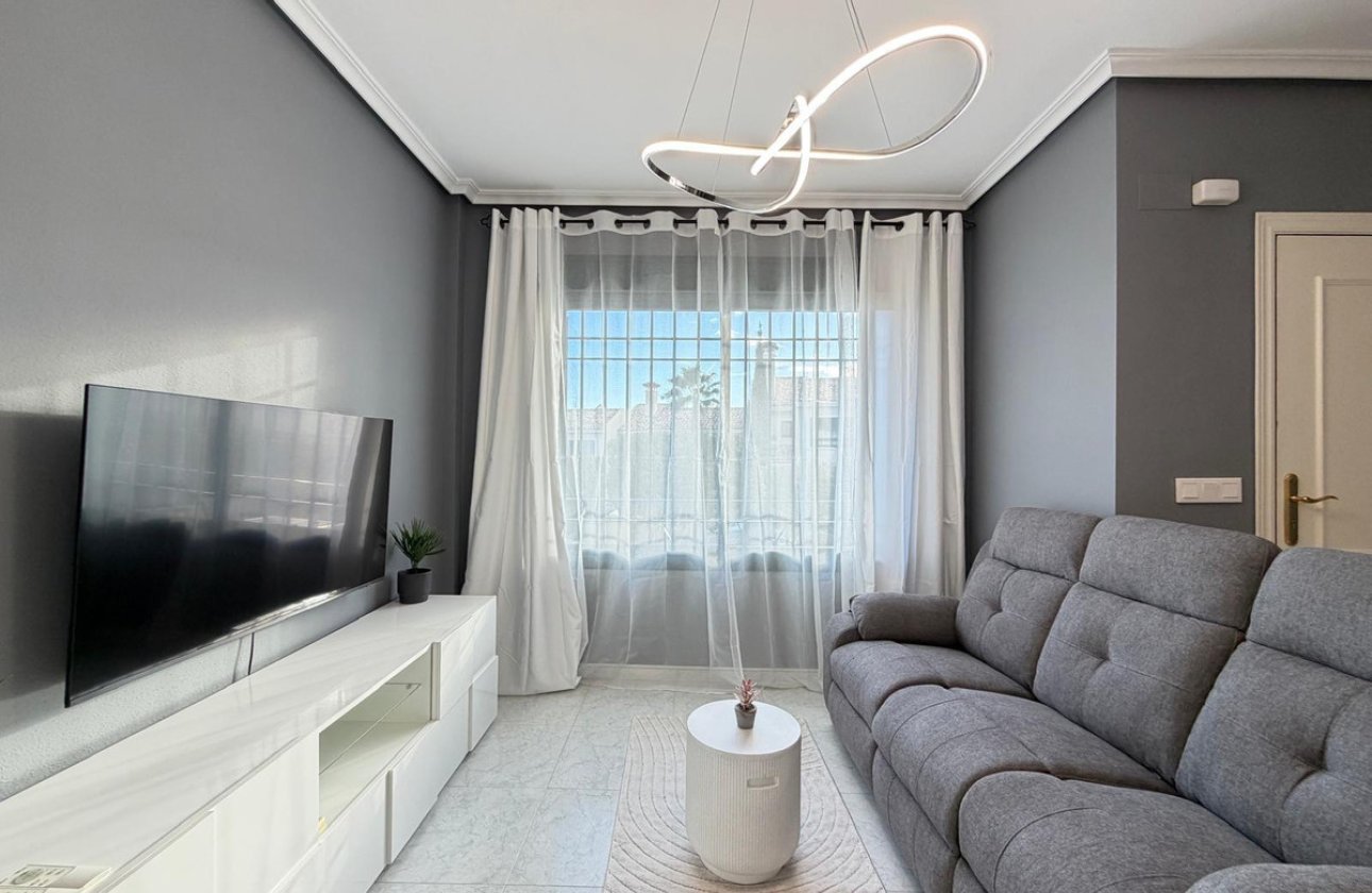 Resale - Villa -
Orihuela - Orihuela Costa