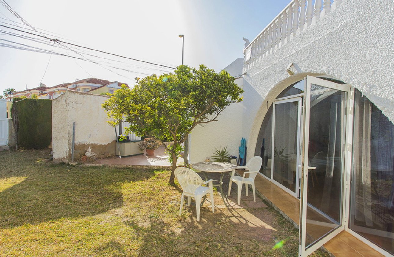 Resale - Villa -
Orihuela - Orihuela Costa