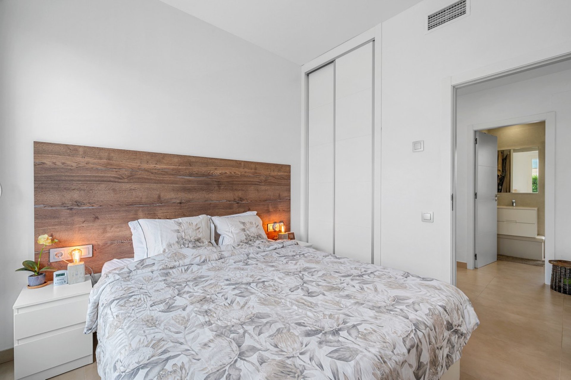 Resale - Villa -
Orihuela - Orihuela Costa