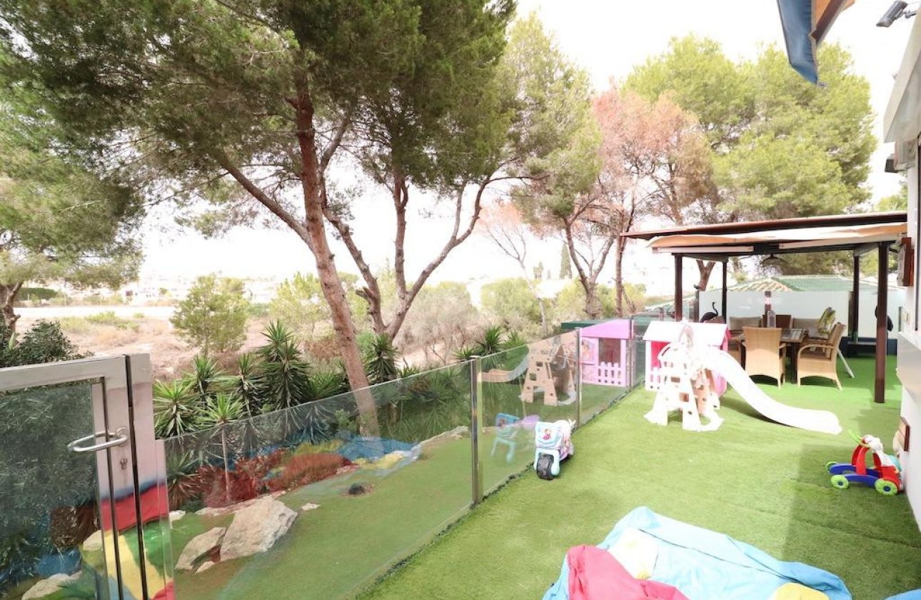 Resale - Villa -
Orihuela - Orihuela Costa