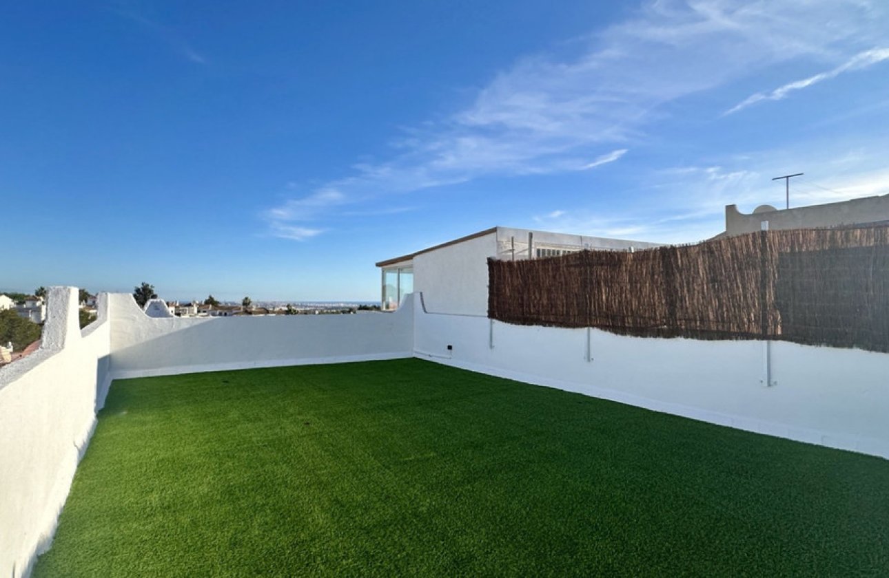 Resale - Villa -
Orihuela - Orihuela Costa