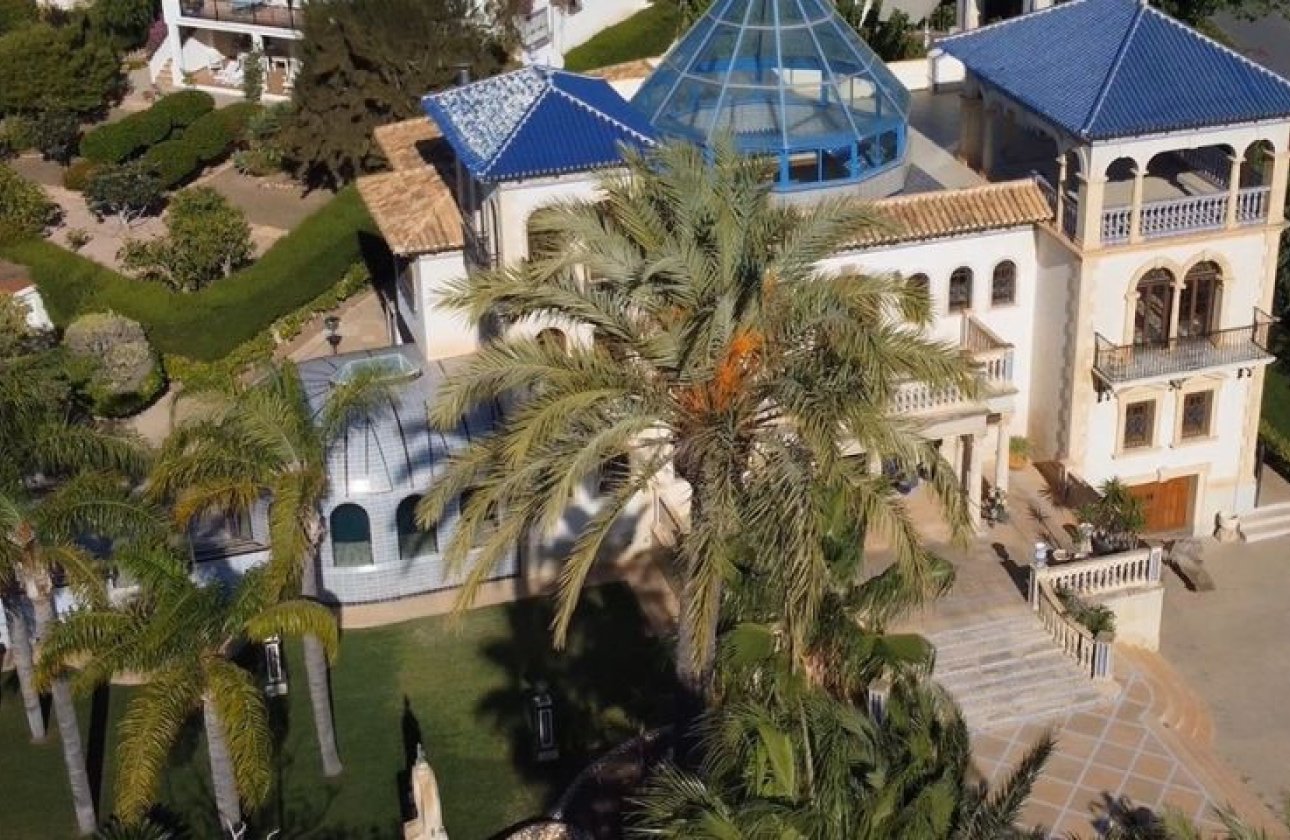 Resale - Villa -
Orihuela - Orihuela Costa