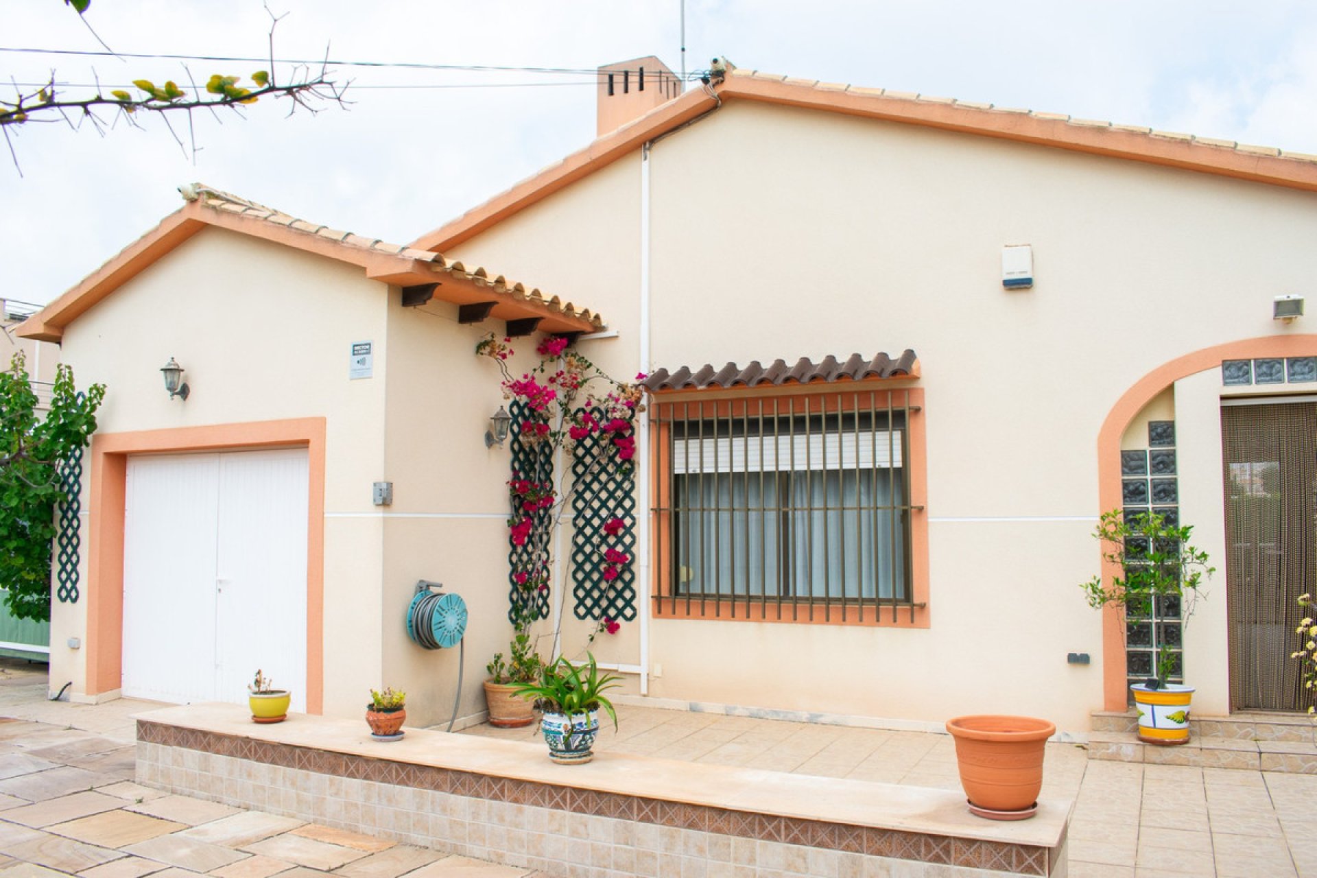 Resale - Villa -
Orihuela - Orihuela Costa