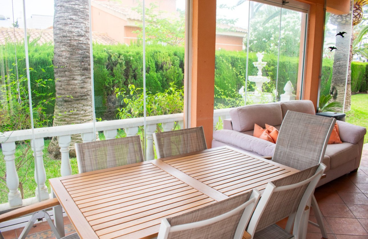 Resale - Villa -
Orihuela - Orihuela Costa