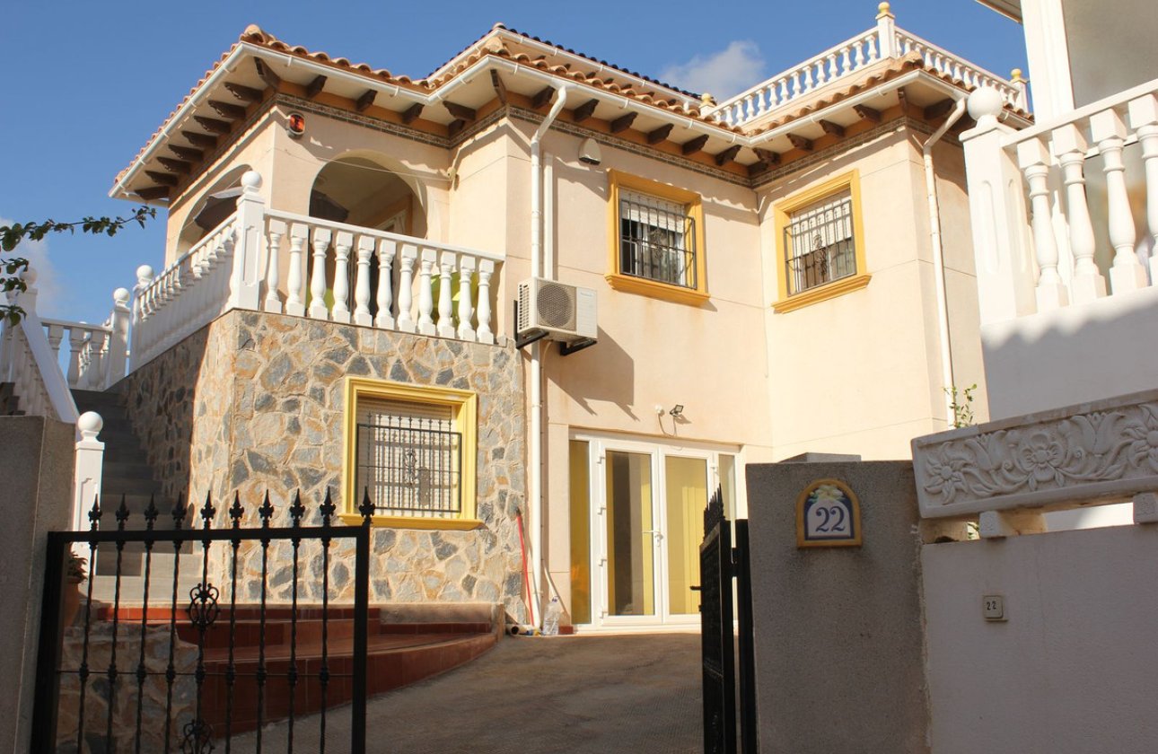 Resale - Villa -
Orihuela - Orihuela Costa