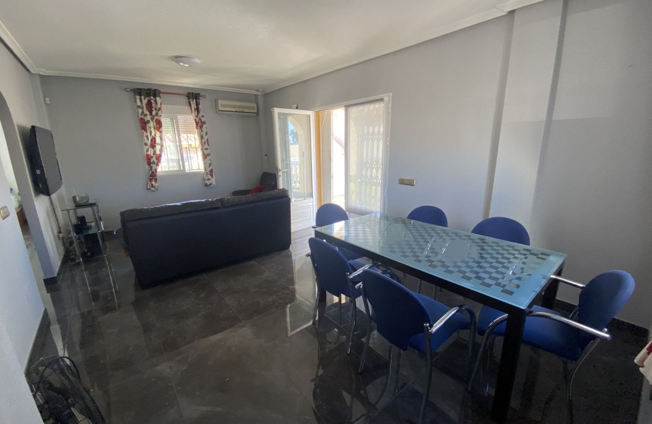 Resale - Villa -
Orihuela - Orihuela Costa