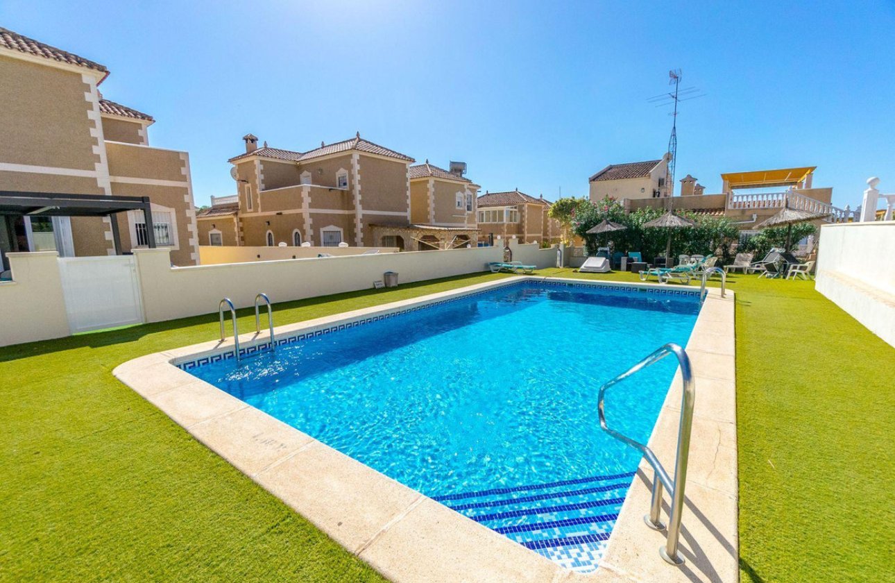 Resale - Villa -
Orihuela - Orihuela Costa