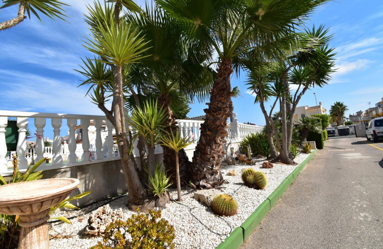 Resale - Villa -
Orihuela - Playa Flamenca