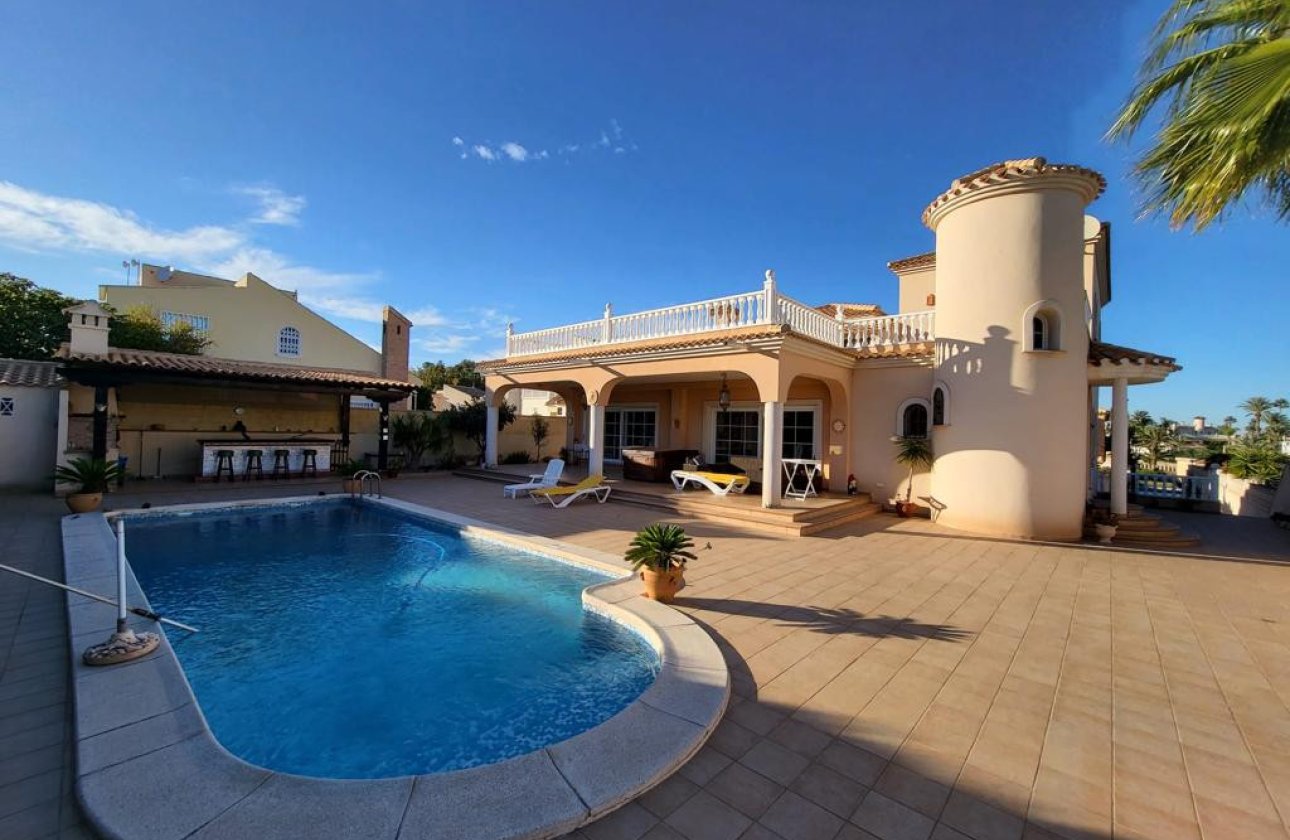 Resale - Villa -
Orihuela - Playa Flamenca