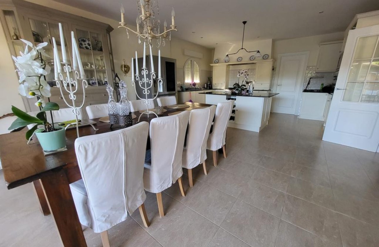 Resale - Villa -
Orihuela - Playa Flamenca