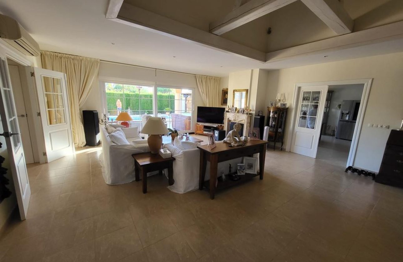 Resale - Villa -
Orihuela - Playa Flamenca