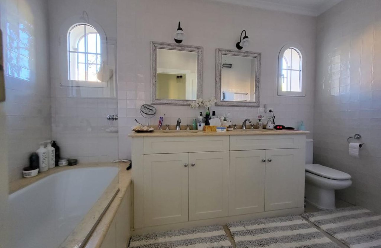 Resale - Villa -
Orihuela - Playa Flamenca